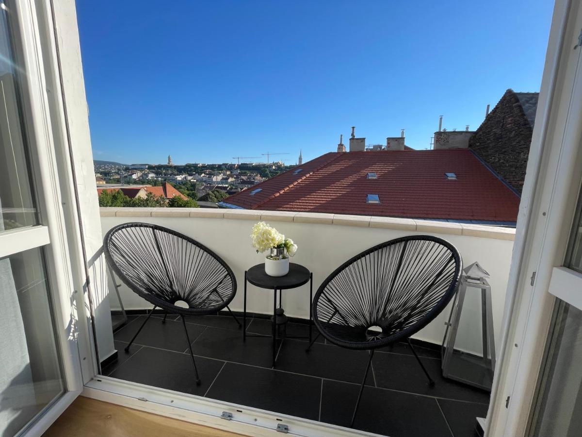 Budacastle Panoramic Luxurious Family Apt, Free Parking Included Appartement *