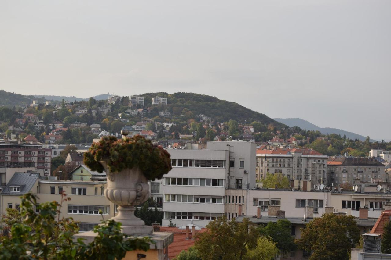 Appartement Budacastle Panoramic Luxurious Family Apt, Free Parking Included